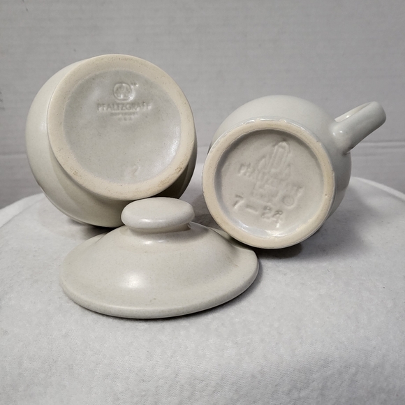 Pfaltzgraff Yorktowne Sugar Bowl  Creamer Salt Pepper Set - Picture 5 of 9